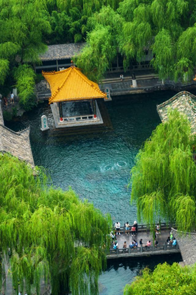 达人团抵达济南city walk:做回济南人,见文化见风景见潮流|济南的秋天