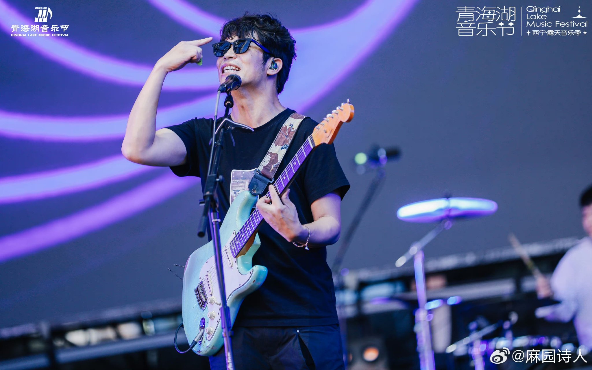 苦果在青海湖音乐节演出(图片来源:麻园诗人官方微博)