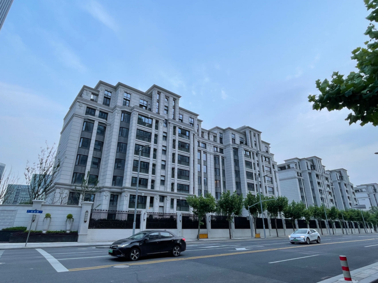 (9月底,上海云锦东方云筑将重启摇号开盘.郭阳琛/摄影)