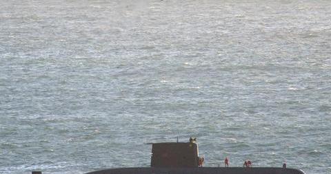 外媒：南非七名潜艇艇员被大浪卷走