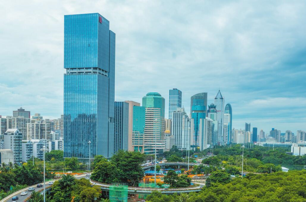 目前,海口中海国际中心项目正式交付使用.记者 石中华 摄