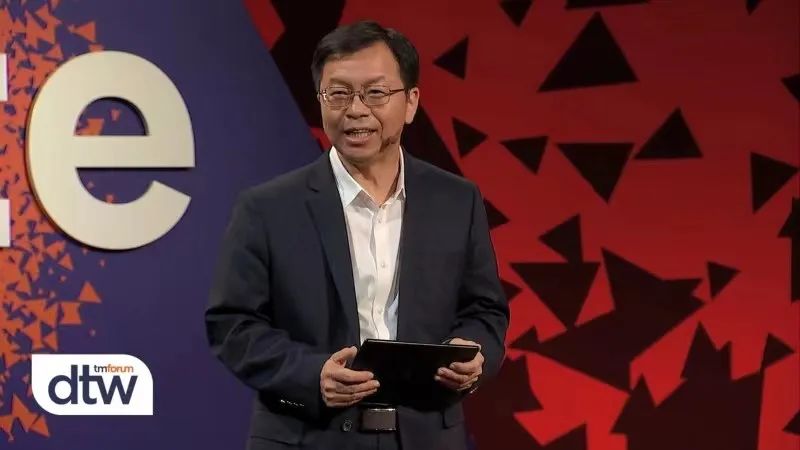 極力局！杜蘭特和字母哥末節(jié)都已累到喘粗氣