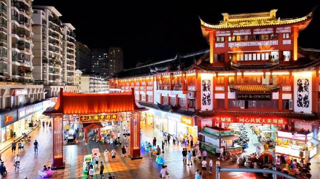 小上海步行街位于上海市浦东新区周浦镇中心位置……_新浪新闻