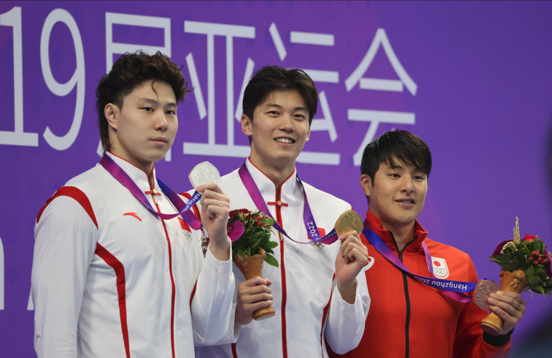 获奖运动员合影.吴亚琦 摄