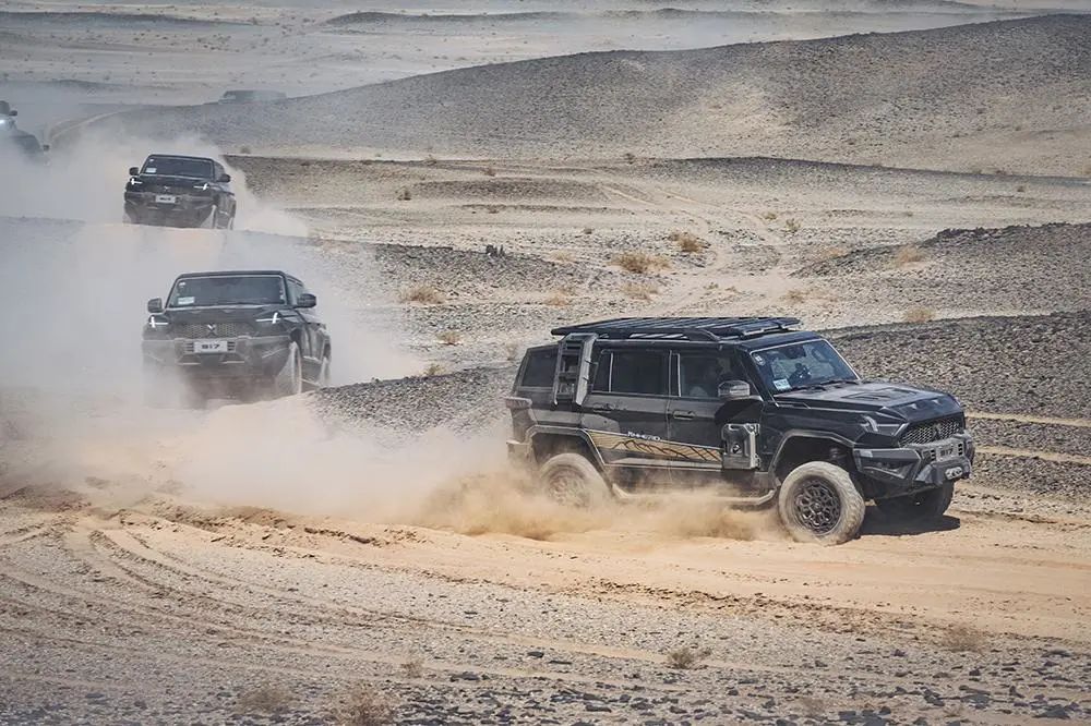 新能源时代地表最强猛士917带来全新的越野体验