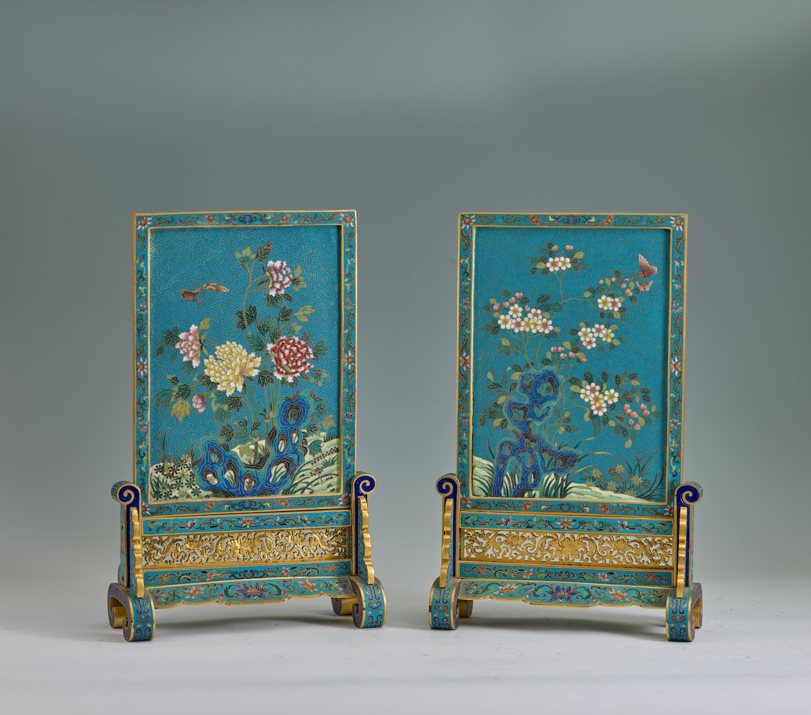 清乾隆掐丝珐琅蝴蝶纹屏风(一对)