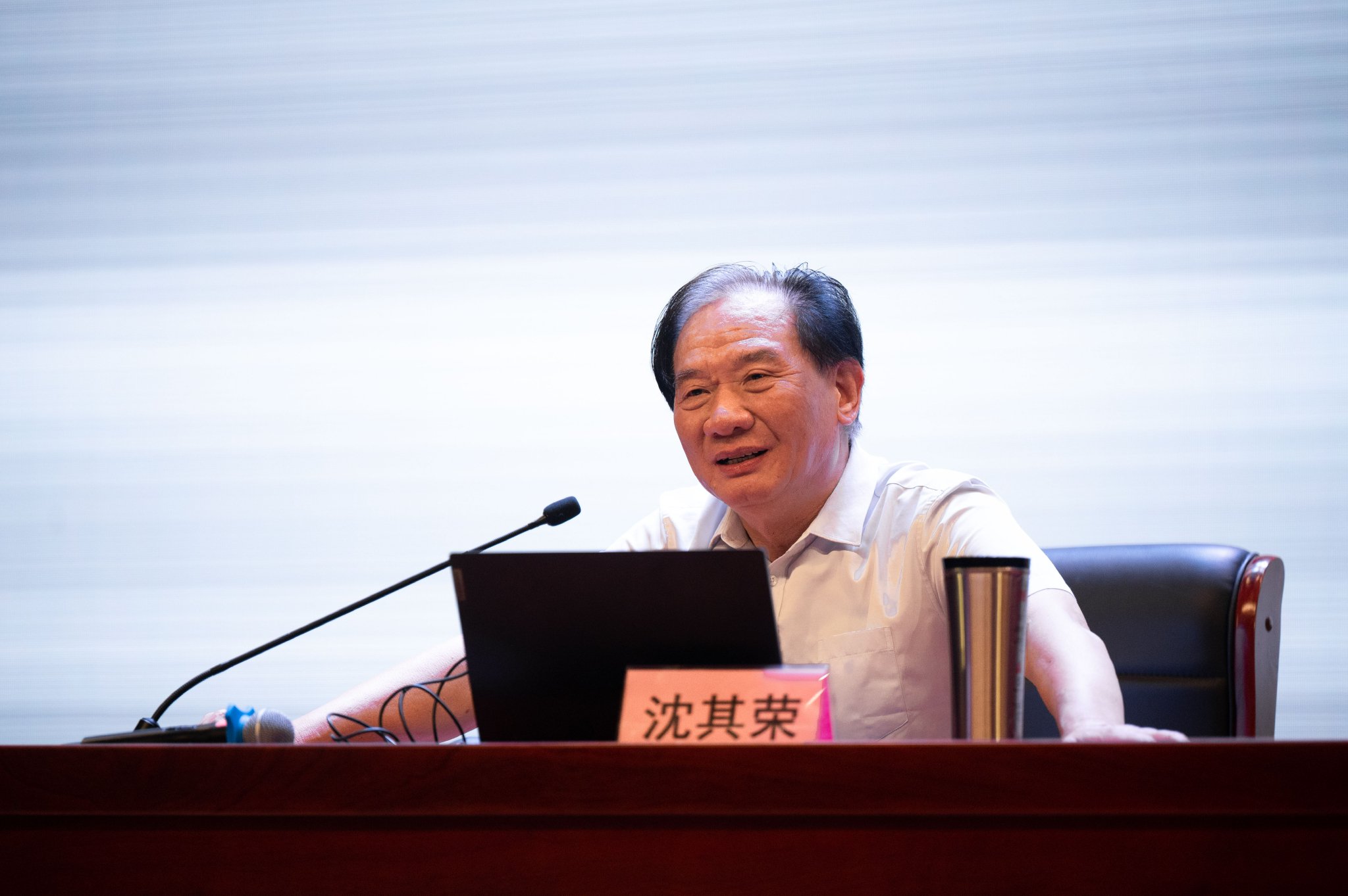 中国工程院院士,南京农业大学资源与环境科学学院教授沈其荣在江苏省