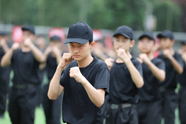 重庆市长寿川维中学校"超燃"军训圆满收官|重庆市_新浪财经_新浪网