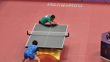 诺沙迪在24日的比赛中对阵日本名将户上隼辅