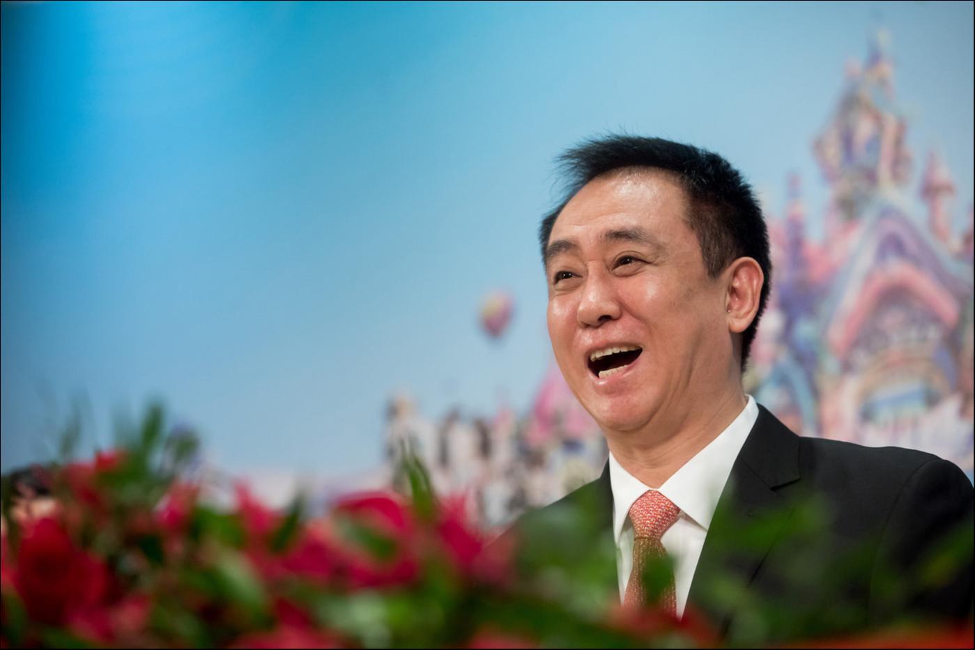 Evergrande Shares Suspended Trading after Chairman Said to be Under Police Surveillance