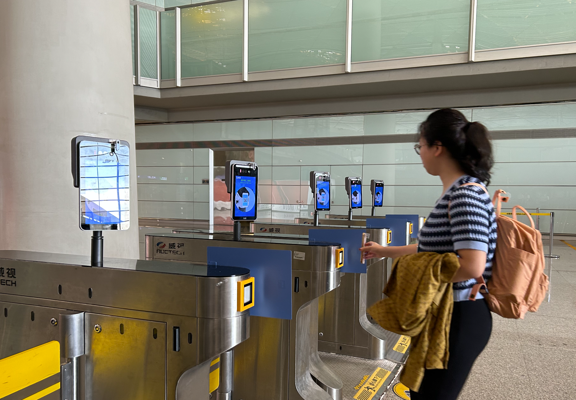 一码通关,三秒过闸!首都机场出入境正迎来高峰