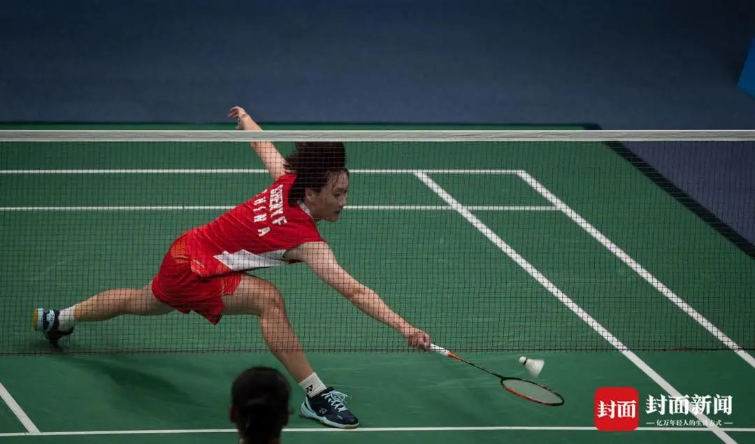 韩国羽毛球队时隔29年摘的女团金牌 陈甘露 摄中国队率先出战的陈雨菲