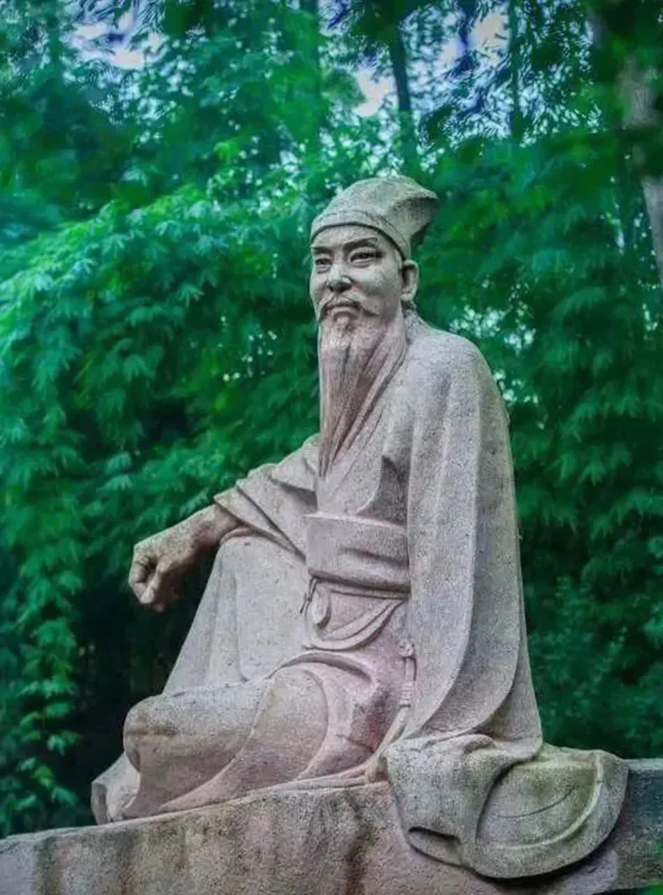 四川眉山三苏祠内的东坡塑像.(供图 蒋麟)