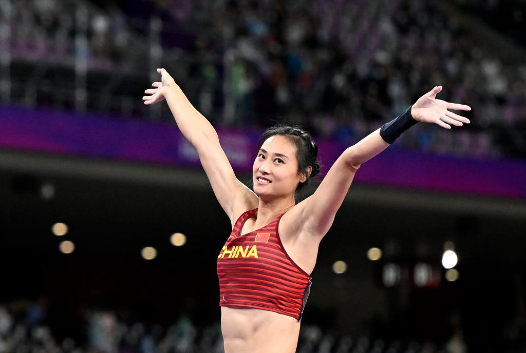 10月2日,中国选手李玲在比赛中.新华社记者 宋彦桦 摄