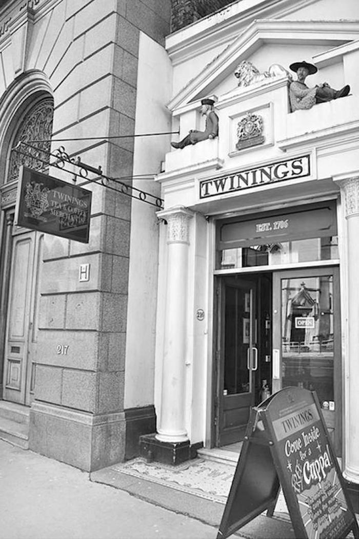 图4 伦敦斯特兰德街216号"川宁茶叶"公司旗舰店铺面