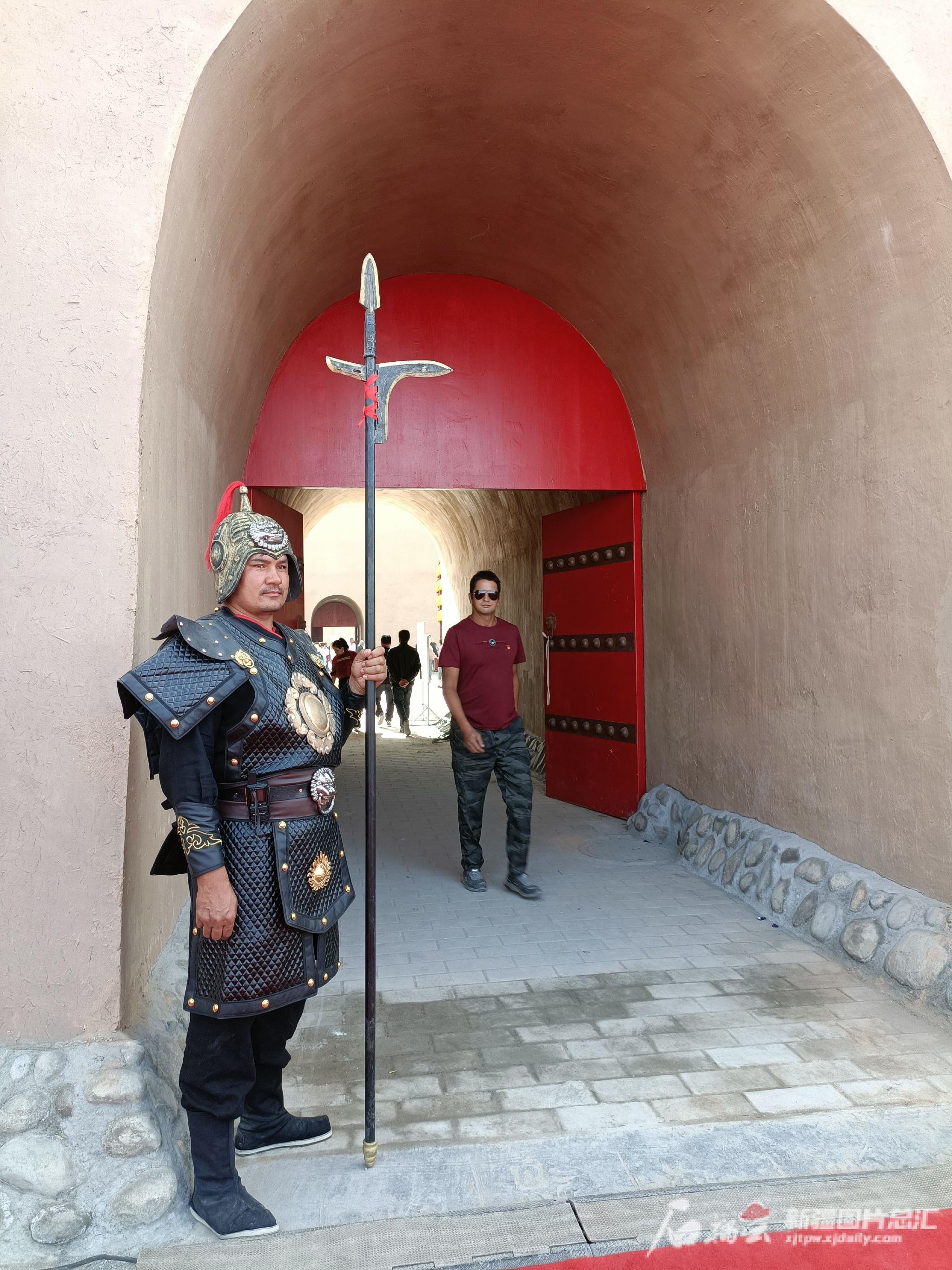 它乾城实景演出让戈壁之夜沸腾|班超_新浪财经_新浪网