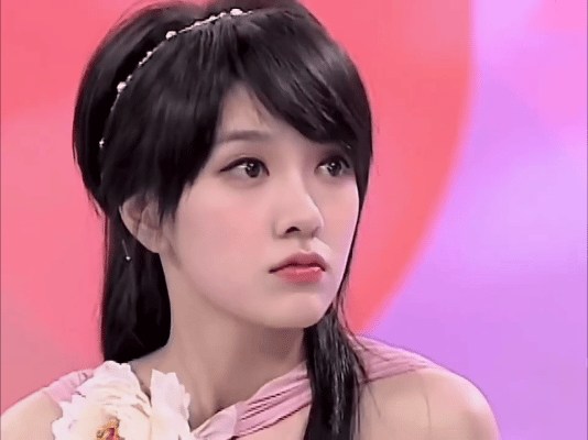 郭采洁早年也是甜妹天花板吧,感觉后来被顾里夺舍了