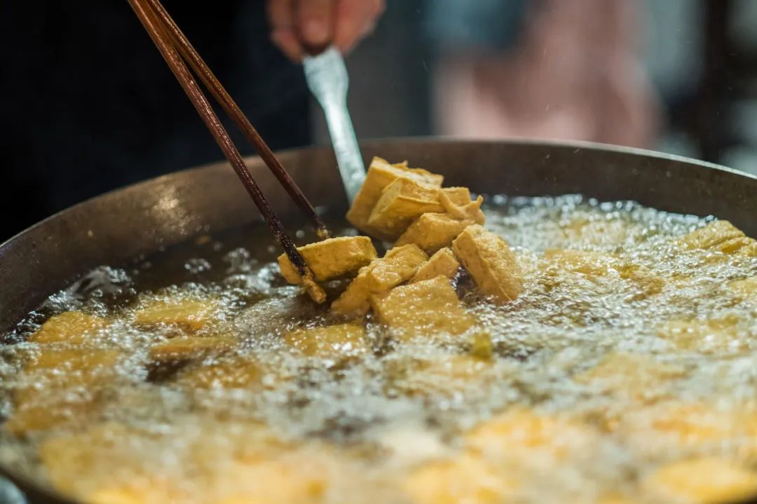 卤料是臭豆腐的精髓之所在，具有独特的植物发酵醪液风味。（图/ 图虫创意）