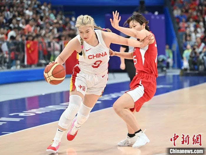 險勝日本,中國女籃奪冠! - 新浪香港