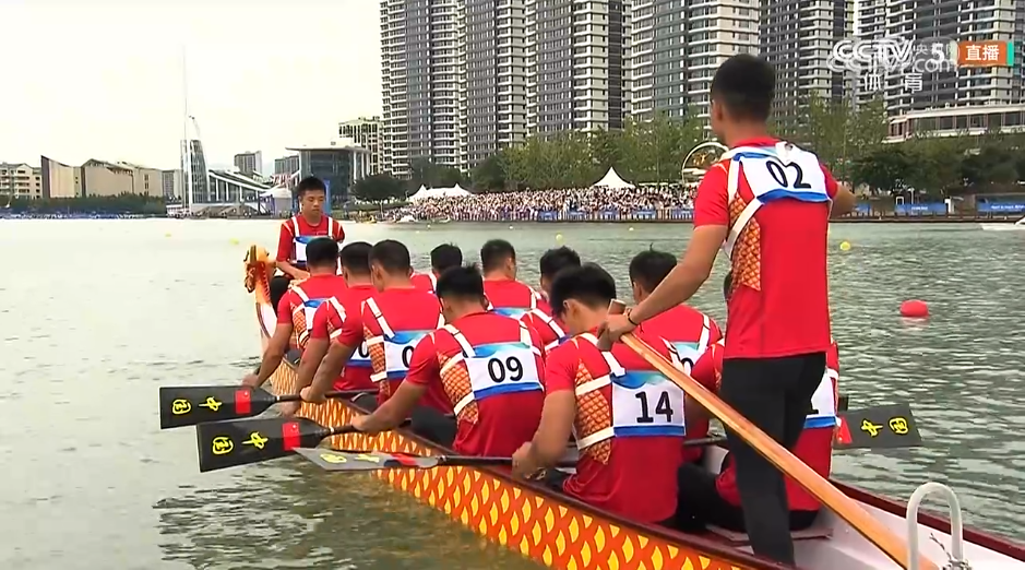 中國隊奪得杭州亞運會男子龍舟500米直道競速金牌 - 新浪香港