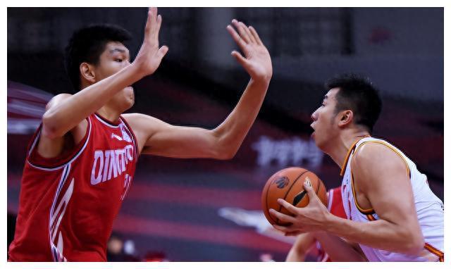 刘传兴正式签约,与NBA名将携手冲击总冠军!|中国香港湾区翼龙篮球俱乐部|青岛男篮|广东男篮|中国男篮|赵戌宏_新浪新闻