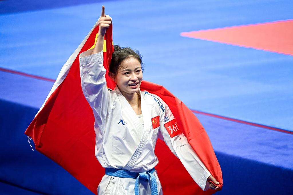 杭州亚运会|空手道亚运冠军龚莉:冠军熠熠生辉,幕后英雄光芒万丈|龚莉