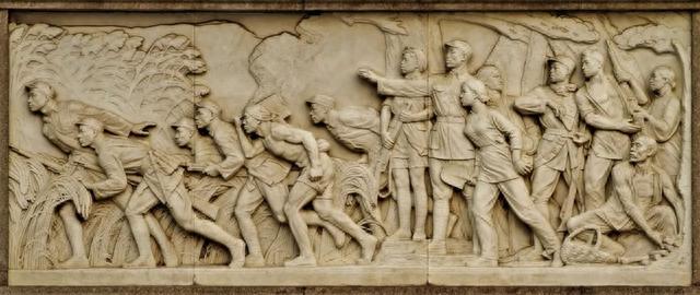 人民英雄纪念碑碑身浮雕 《抗日游击战争》,陈淑光与张松鹤合作(图源