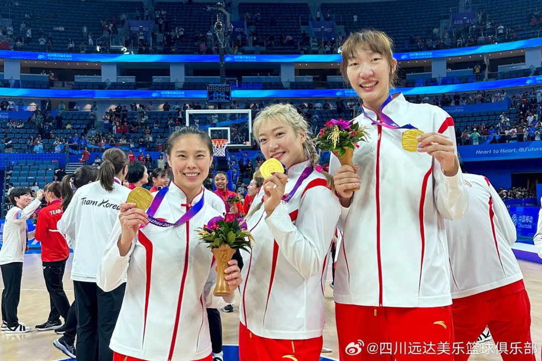 一人一套房!四川女籃重獎3名球員 - 新浪香港