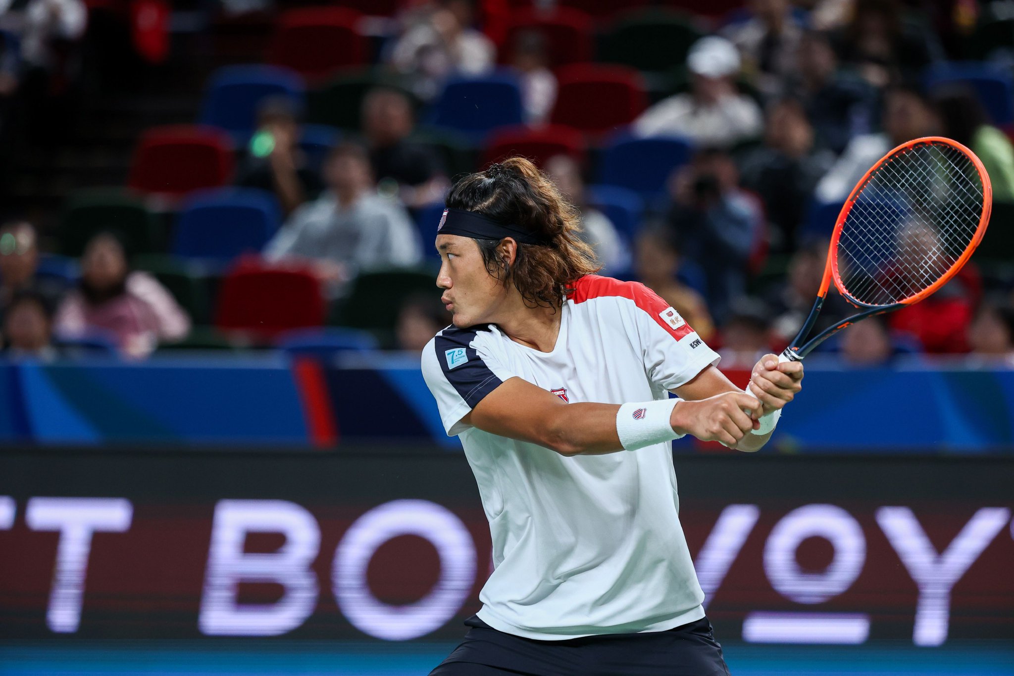 张之臻晋级上海网球大师赛第三轮,多名种子选手爆冷出局