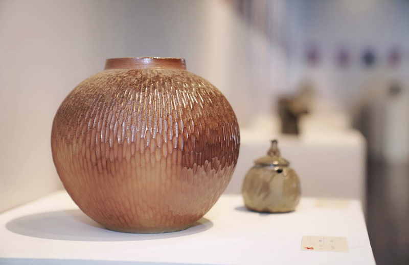 第五届上海——云南建水国际陶瓷柴烧艺术节暨国际陶瓷柴烧作品展现场