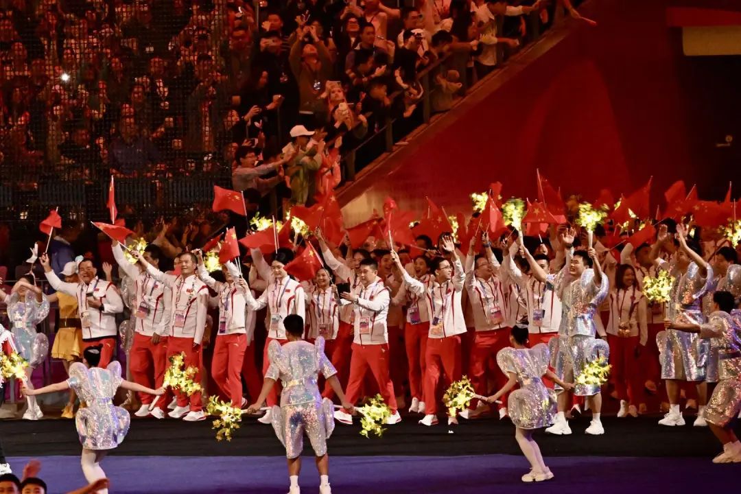 中国代表团运动员入场。摄影刘海韵