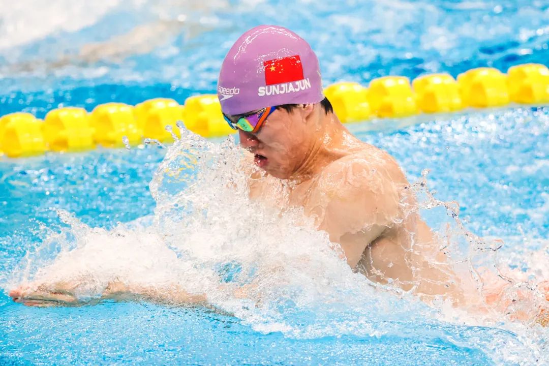 的成绩斩获亚军在杭州亚运会上宜昌籍游泳运动员孙佳俊9月29日孙佳俊