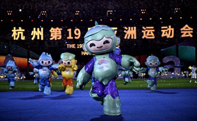 2023年10月8日,杭州亚运会吉祥物在闭幕式上表演
