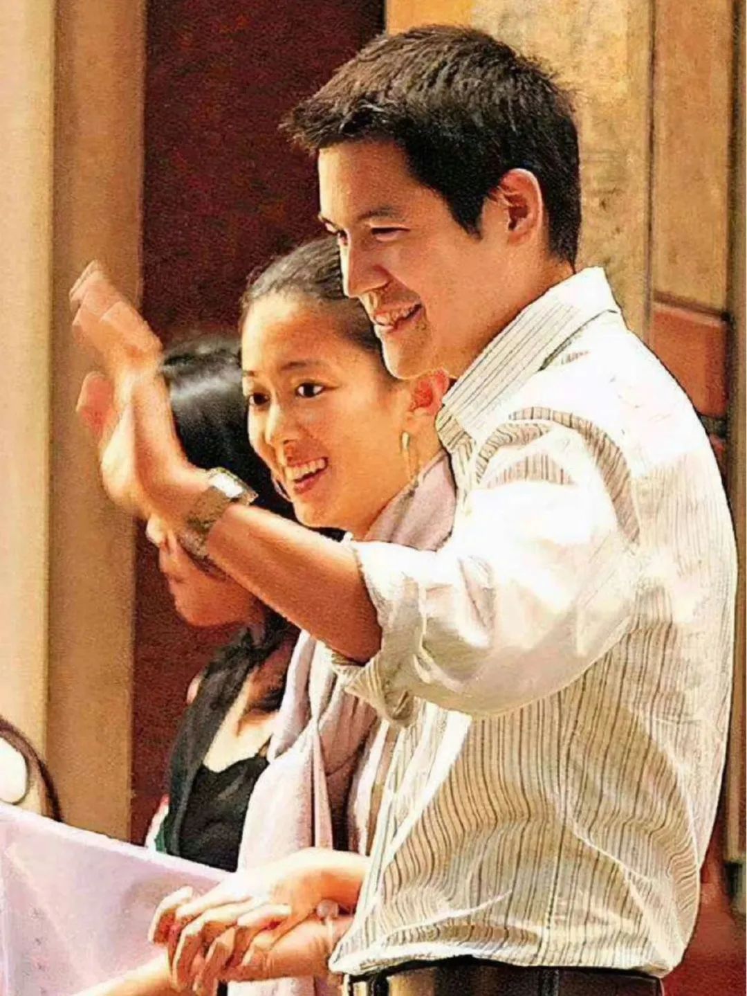 在对"豪门三代"的教育上,郭惠光和老公也延续