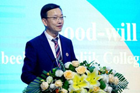 毛明山致辞.重庆一中供图