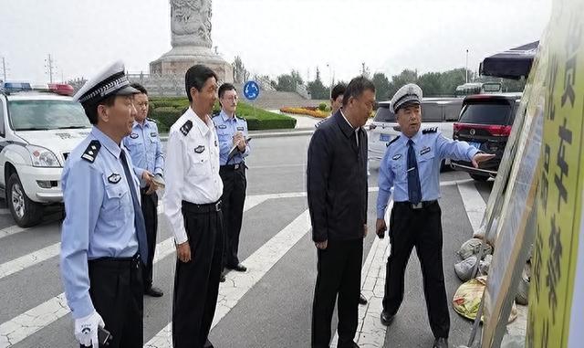 渭南市公安局副局长宁双喜,治安支队支队长王震,华阴市公安局副局长徐