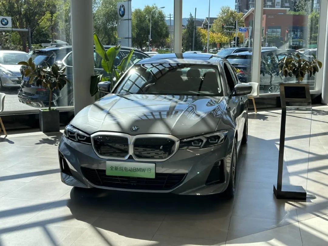 不到20万买宝马b级车到店一探究竟手里的车瞬间不香了