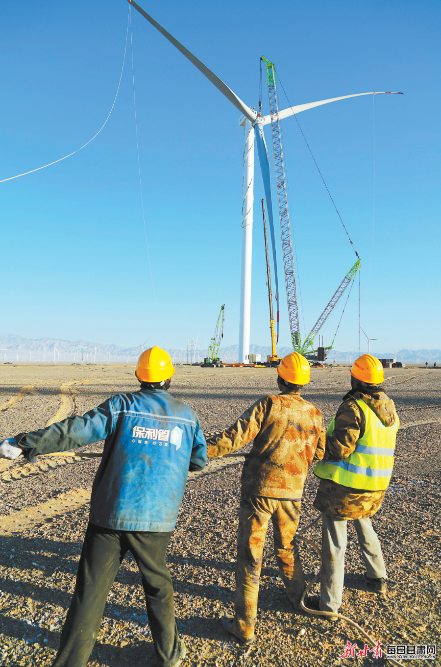 天润新能源20万千瓦风电项目建设现场