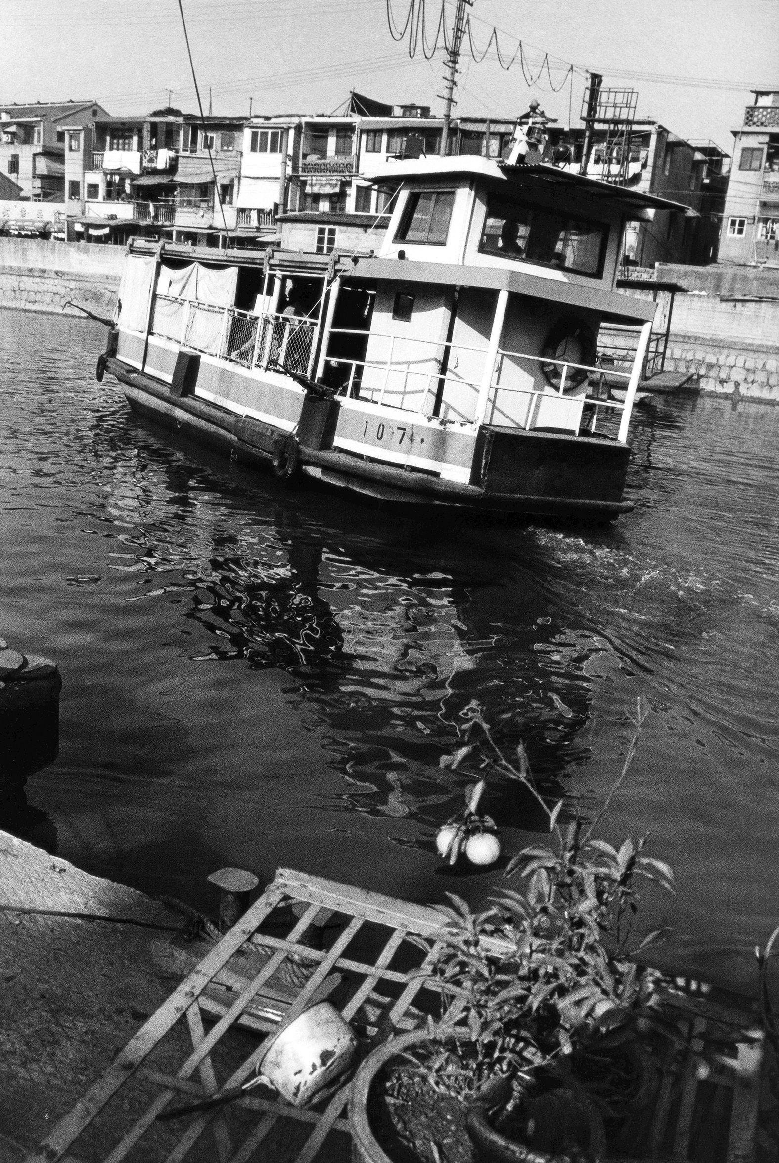 《苏州河》,1991-1993年. 陆元敏 作品