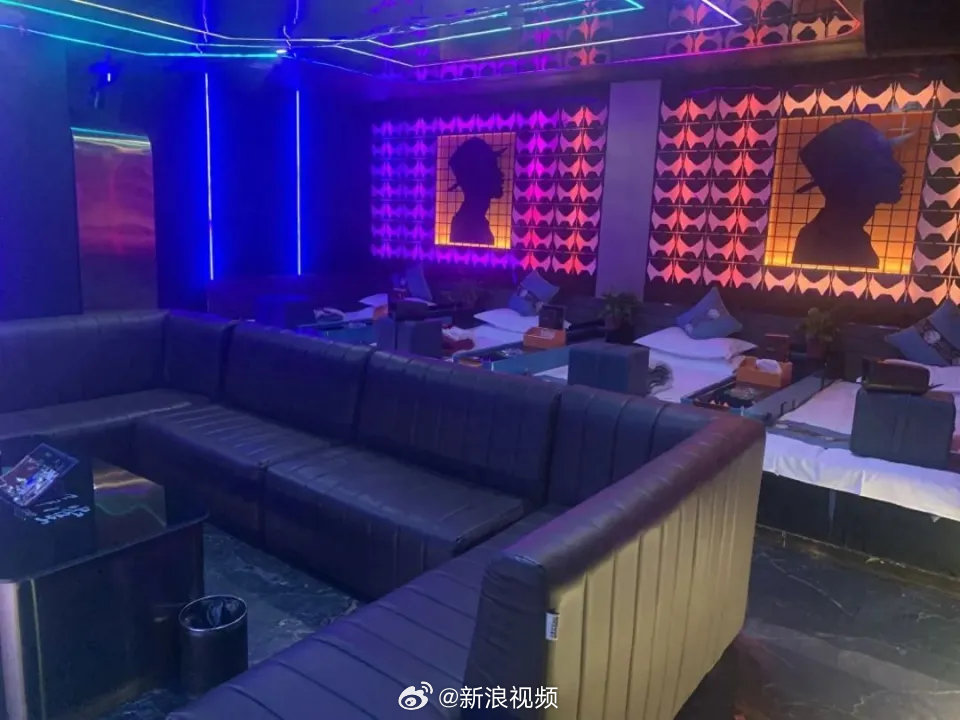 足浴店女技师称遭灌酒性侵，警方：证据不足不予立案|犯罪事实|疫情负面|洋酒|客人|民警_新浪新闻