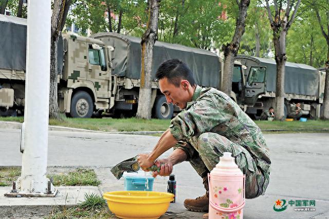 跟随陆军某部某汽车班穿越川藏线,感受他们的成长与梦想_新浪财经