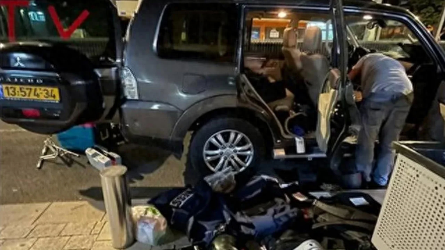 当地时辰12日晚，BBC记者被以色列巡警合手枪首要并要挟 图源：CNN