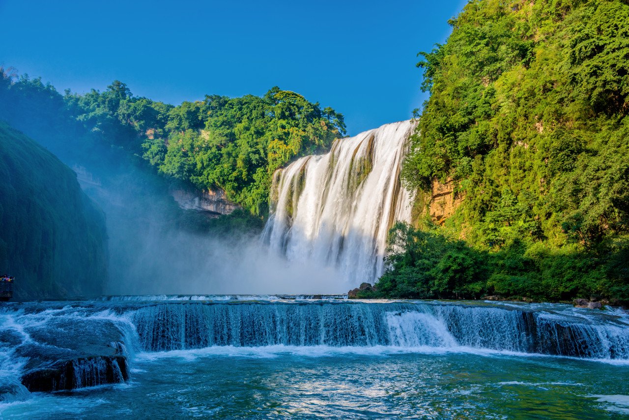 第五天:{贵州省 安顺}早餐后前往有亚洲第一大瀑布之称的【黄果树景区