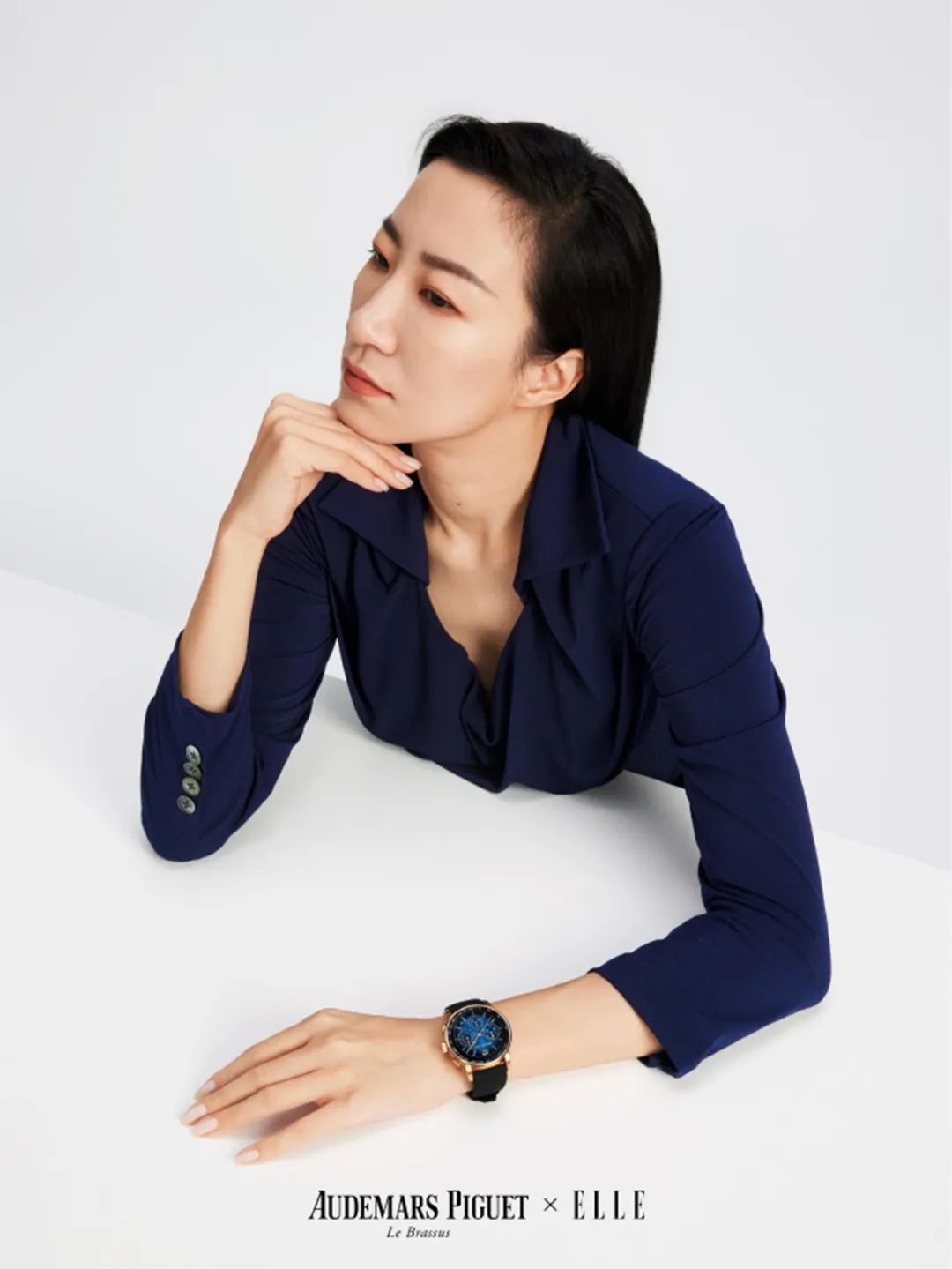 戚薇,艺术家刘佳玉拍大片都用code 11.