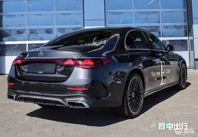 奔驰全新e级到店实拍国产长轴版今晚首发比宝马5系好看