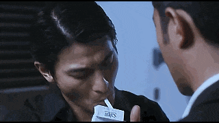 《龙在边缘》，1999