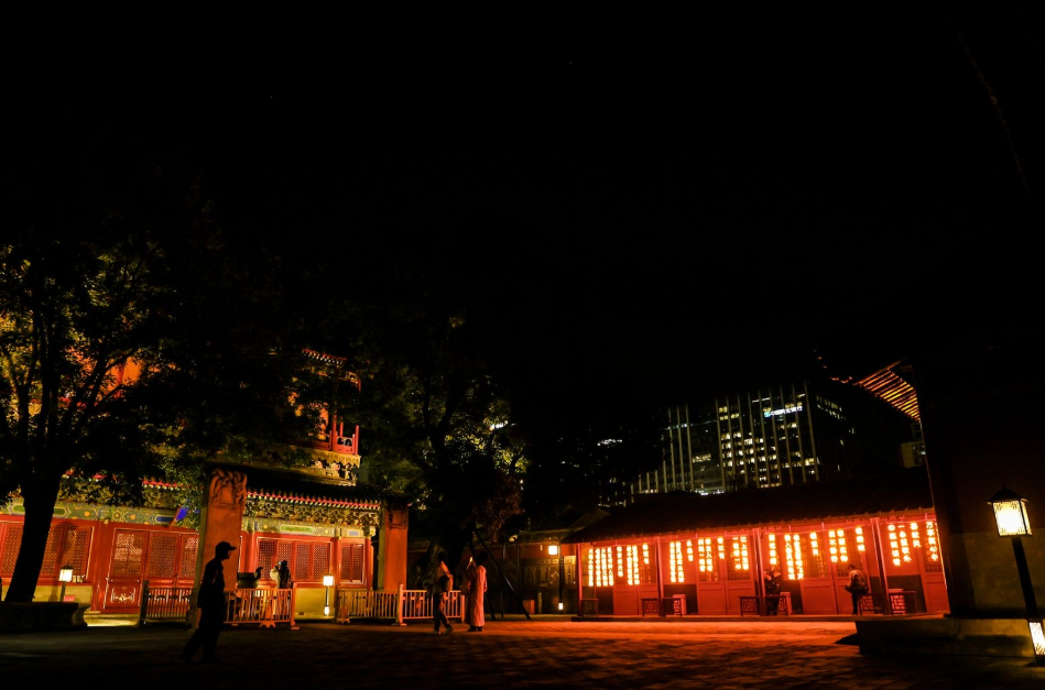 在乐声中领略古建之美,600年智化寺里上演非遗音乐荟_新浪财经_新浪网