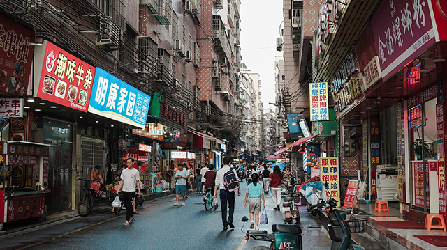 《经济参考报》记者获悉,北京,上海,广州,深圳,重庆等多地城中村改造