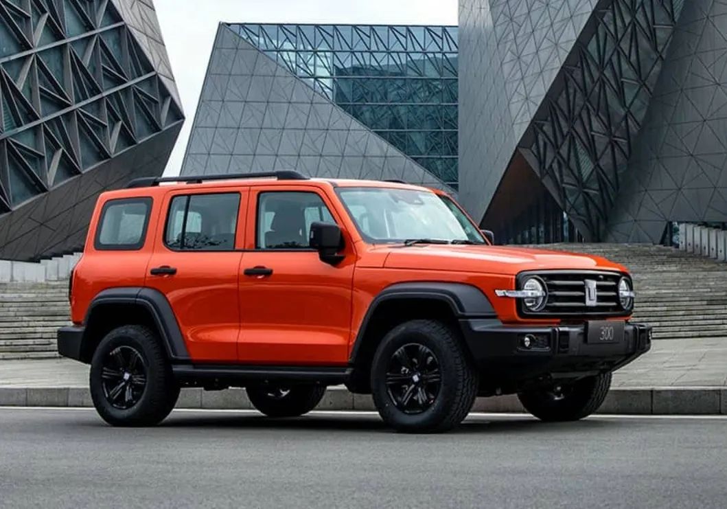 全系8AT，轴距超2米7，悬架软硬可调，透明底盘，15万可买！