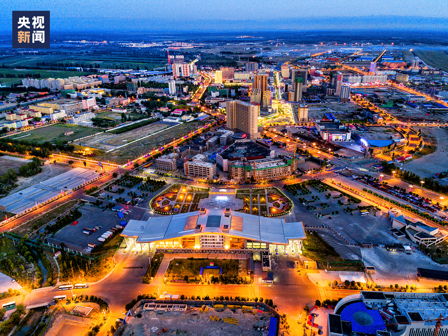 霍尔果斯市夜景